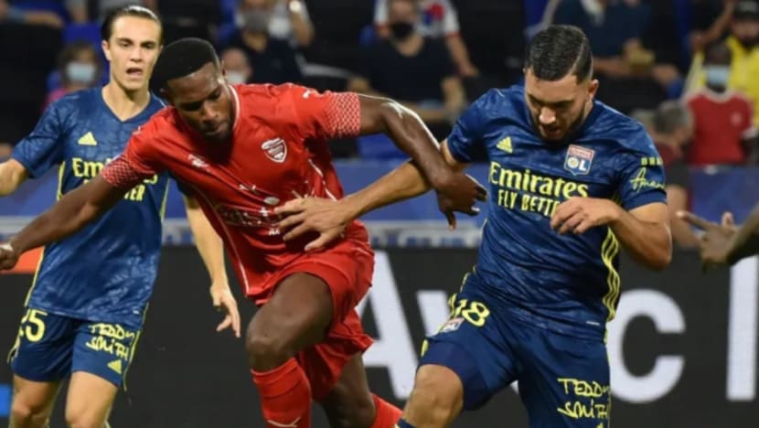 Lyon seri 0-0 dengan Nimes