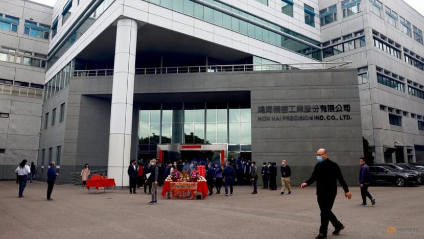 Foxconn sees robust AI server demand, posts 14% rise in Q3 profit Foxconn sees robust AI server demand, posts 14% rise in Q3 profit