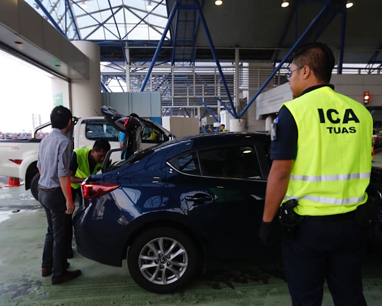 Authorities step up measures at checkpoints during Christmas season