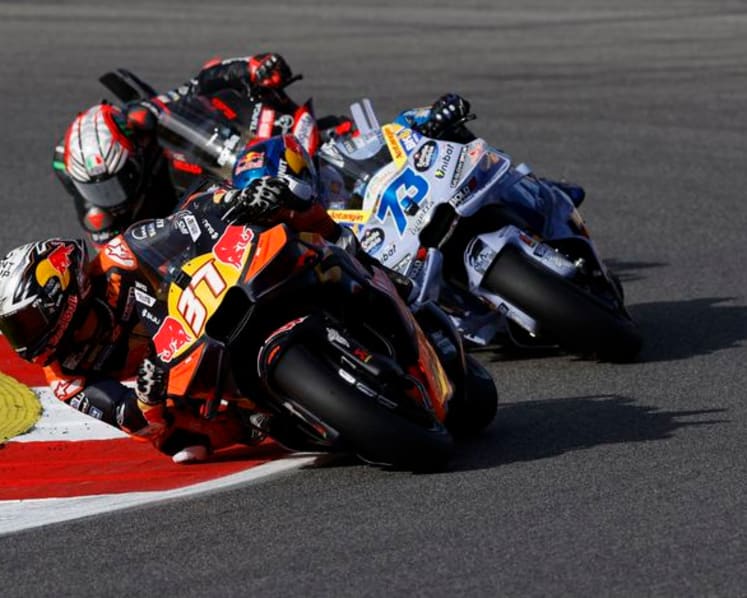 Alex Marquez battles past Acosta to claim sprint win at Portuguese GP