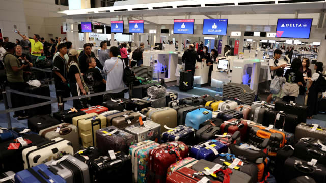 美国达美航空聘请律师 向微软和CrowdStrike索取赔偿