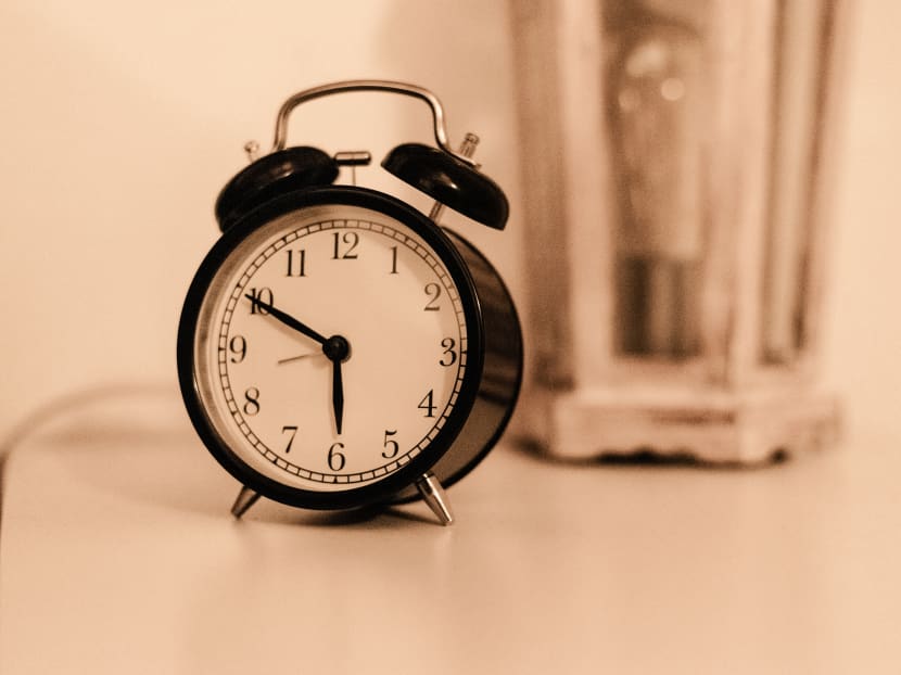 A study by Singapore researchers, published in a journal called Sleep, demonstrated for the first time that different sleep schedules may have different effects on cognition and glucose levels, other things being equal.