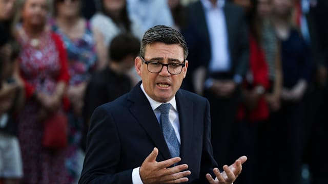 英国新首相承诺推措施缓解生活成本压力 并公布十年发展计划