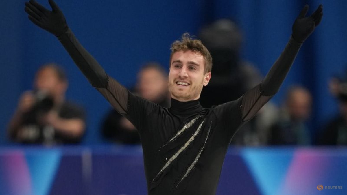 Figure skating-Italy's Rizzo and Grassl cheered despite mistakes after team bronze party