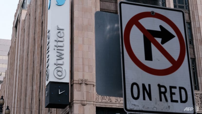 Commentary: Twitter's mass job cuts by email may seem impersonal, but such practice not uncommon Commentary: Twitter's mass job cuts by email may seem impersonal, but such practice not uncommon