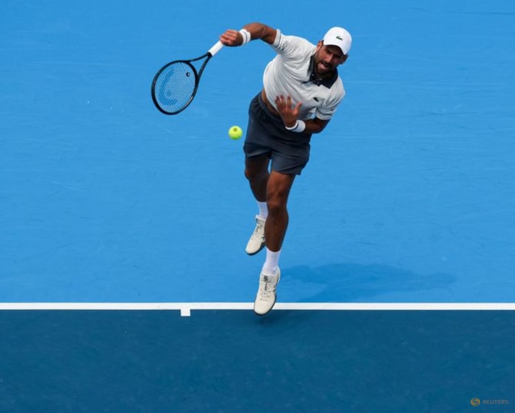 Djokovic falls in Cincinnati heat in first match since Wimbledon