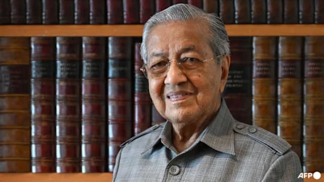 马哈迪因已超过100岁 医生不建议进行髋部手术