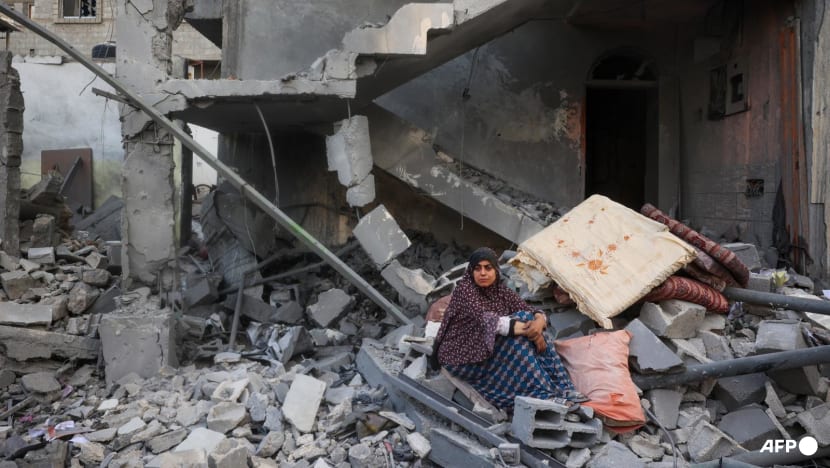 Israeli strikes kill over 400 in Gaza, say Palestinians; ceasefire on brink