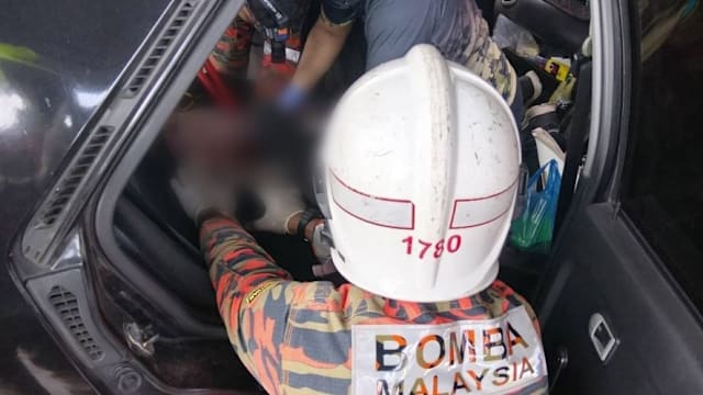 乘车突发意外 马国六岁男童遭车座椅弹出铁丝刺入右眼
