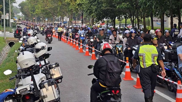 多个政府部门联合执法 取缔摩托车骑士违规行为