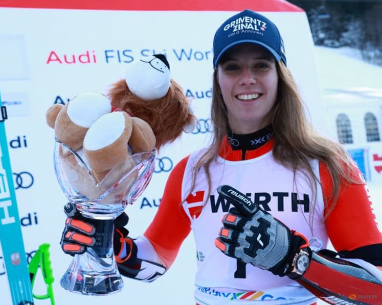 Alpine skiing-Switzerland's Rast takes her first World Cup giant slalom win