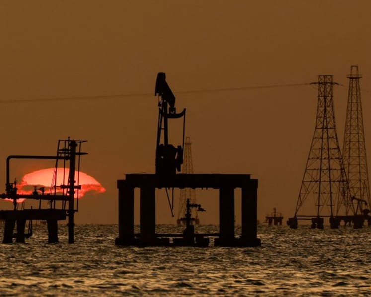 Oil at six-month high with nuclear talks and US tariffs in focus