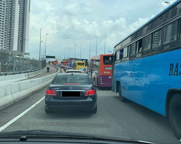 Traffic jams towards Johor expected on Apr 1; immigration checkpoints will be 100% operational, says chief minister