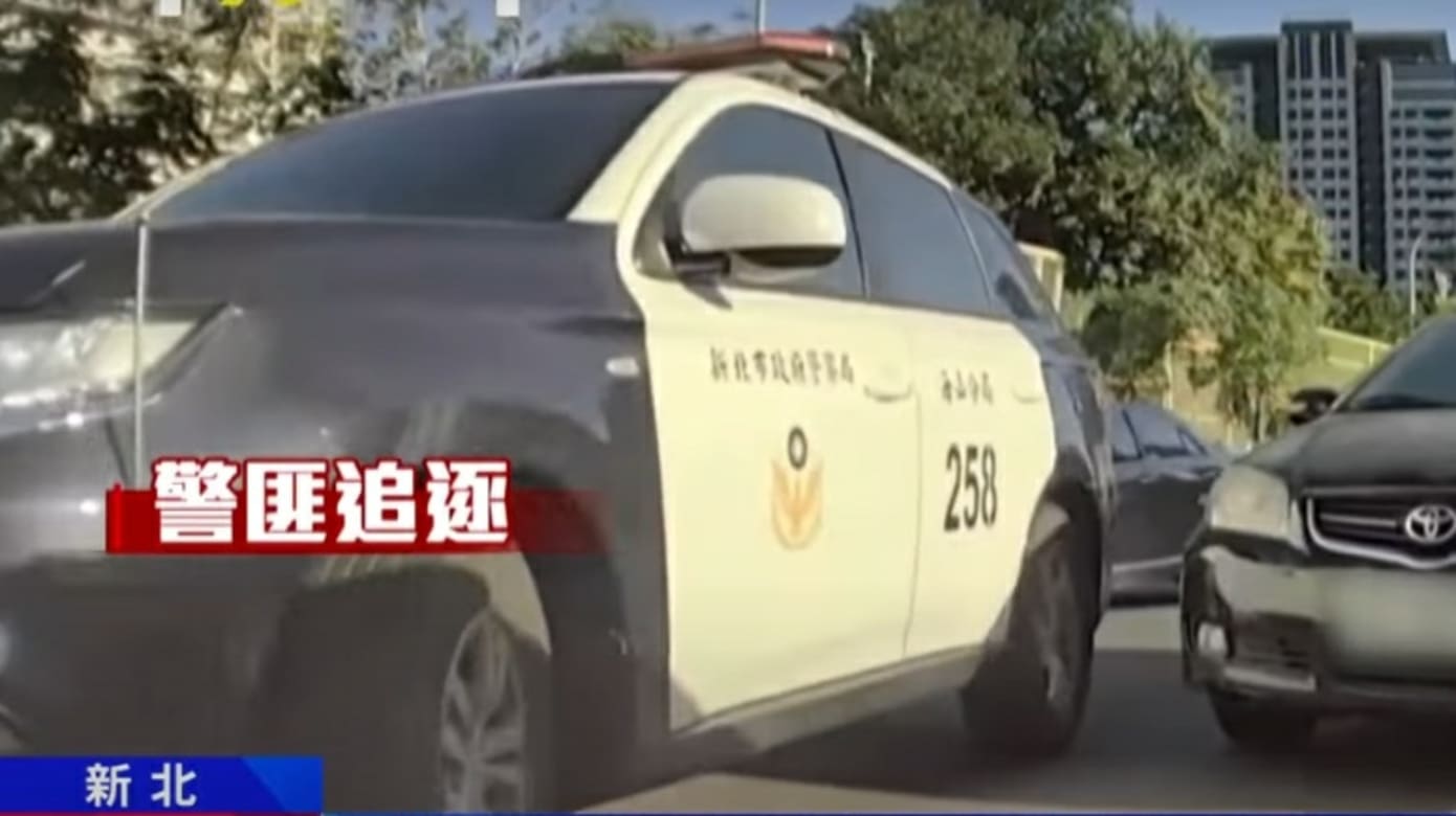 车停路中央熟睡  台司机见警盘查开车慌逃冲撞遭开八罚单