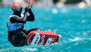 Atlet 'kitefoil' SG Maximilian Maeder juara Kejohanan Formula Kite Eropah