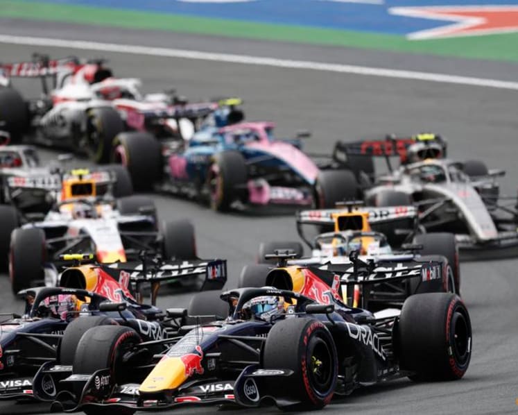 Dutch GP re-starts after Verstappen crashes on opening lap