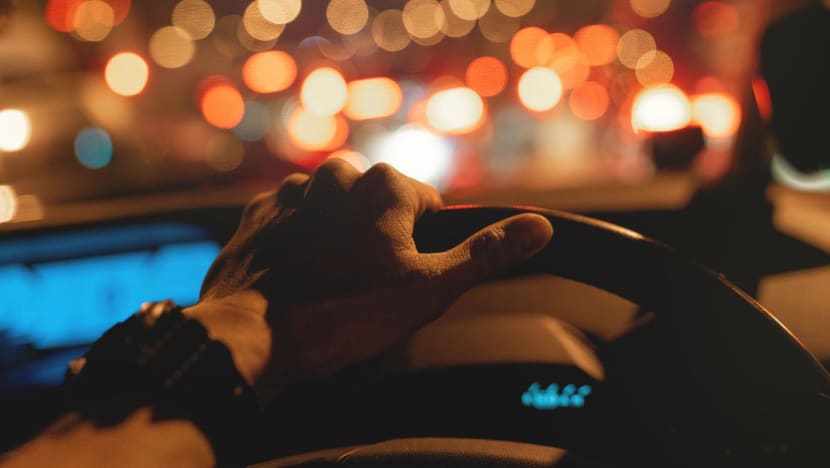 Man gets fine, driving ban for speeding at 201kmh to rush wife back home Man gets fine, driving ban for speeding at 201kmh to rush wife back home