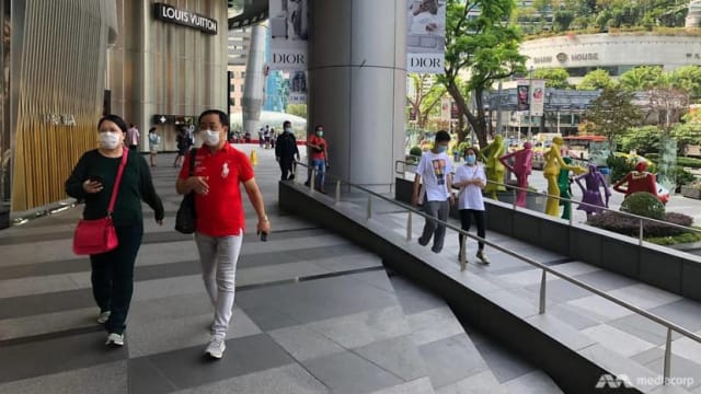 新加坡大热卖明天起举行