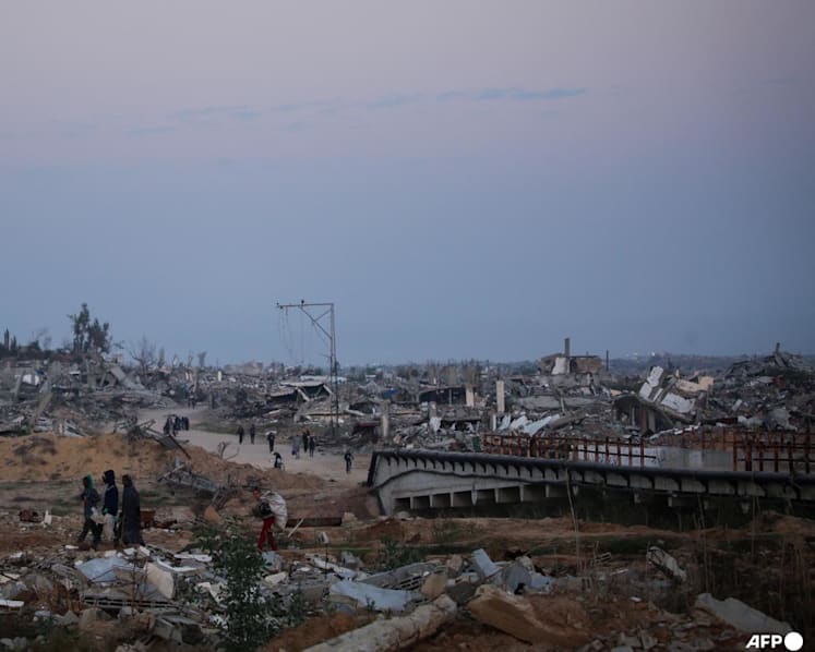 Gaza talks at critical moment, ceasefire not complete, Qatar's prime minister says