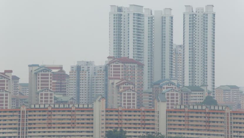 Air quality enters unhealthy levels as 3-hour PSI breaches 100