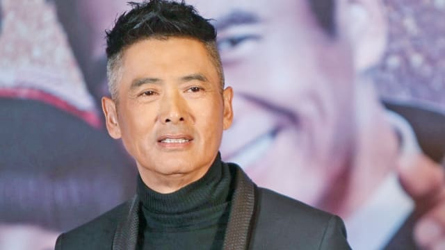 民众上前打招呼，周润发却频道歉？超暖真相曝光