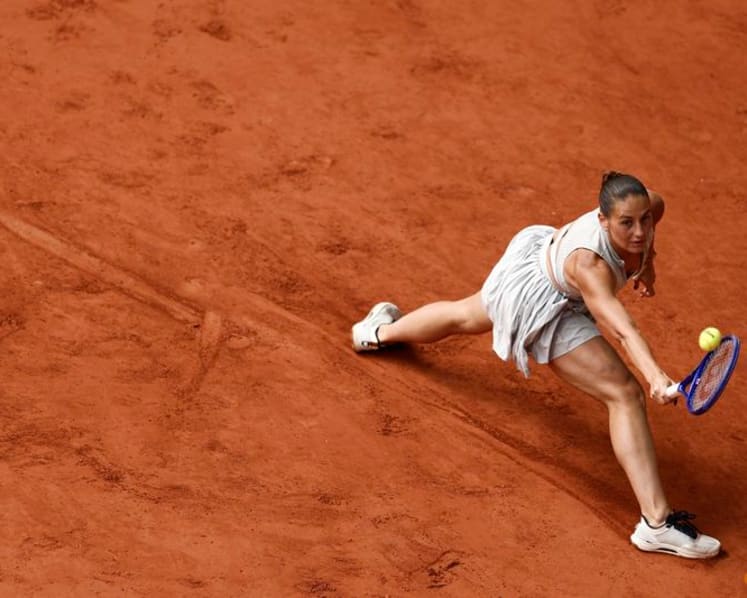 Andreeva dismisses Kostyuk to reach French Open final