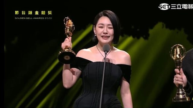 夺金钟60“最佳综艺节目主持人奖”　 小S：或许能填满妈妈心里的洞