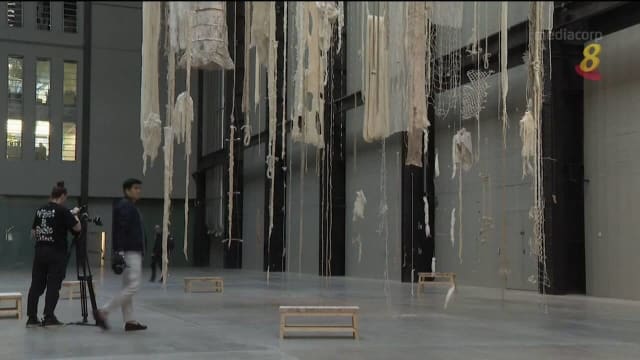 伦敦“祭奠式”艺术展 呼吁世人勿虐待土著