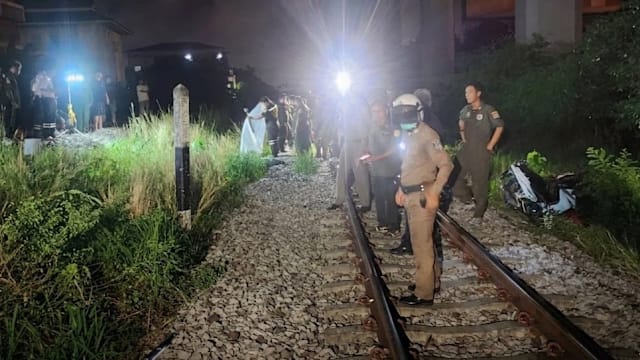 泰国无栏杆铁路交界处酿祸 21岁女子越轨遭火车撞毙