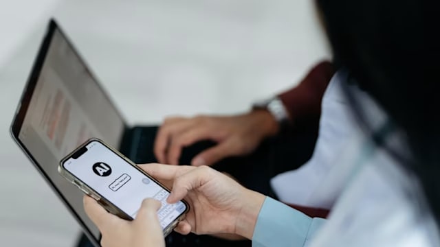 高等学府将为校友提供一年的人工智能相关课程优惠折扣