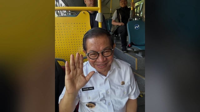 雅加达公务员每周三必须搭公共交通 否则无法升职