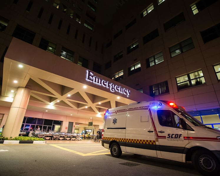 Come down harder on motorists who refuse to give way to ambulances