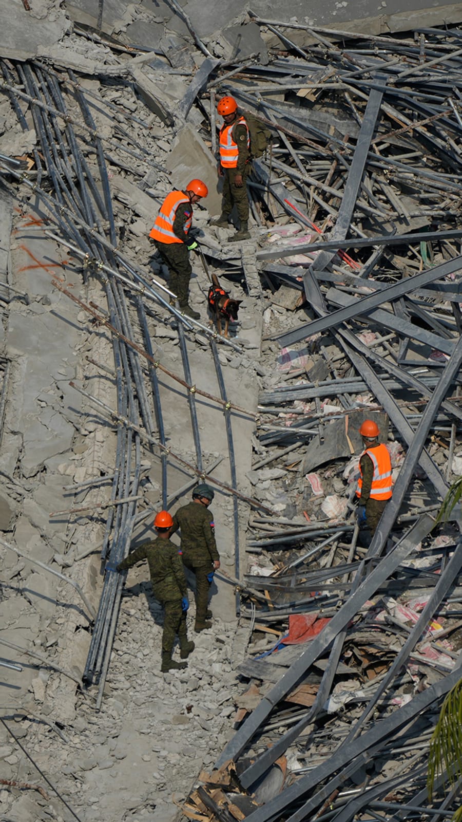 Death toll rises to three after Philippine building collapse, with 17 still missing 