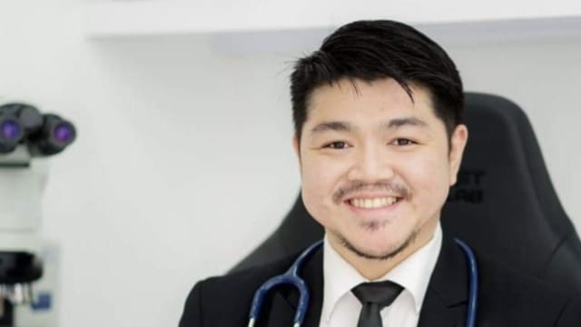 造假冠病疫苗接种记录 柯杰智申请撤销行医资格吊销令被拒