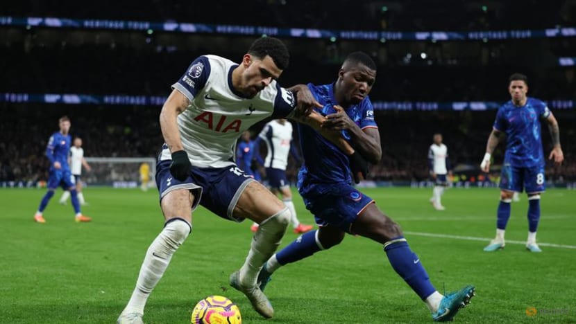 Chelsea stage comeback win at Tottenham to go second, Arsenal drop points