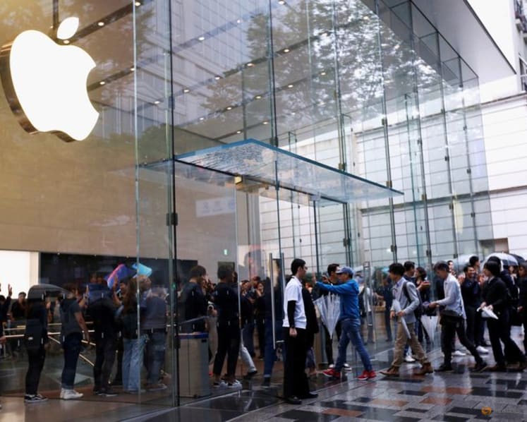 Apple opens iPhone to alternative app stores in Japan