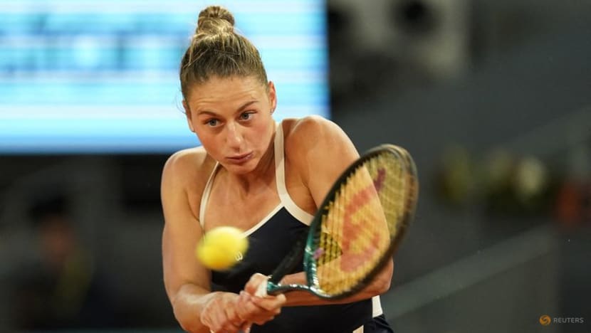 Ukraine's Kostyuk shakes hands with Kasatkina, praises anti-war stance