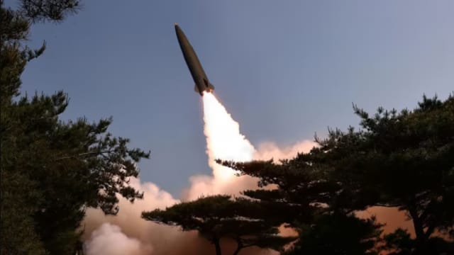 朝中社：朝鲜在金正恩指导下 动员超大型火箭炮进行“威力示威射击”