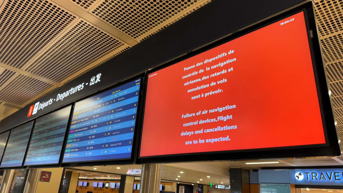 Severe Air Traffic Control Breakdown Causes Chaos at Paris-Orly Airport