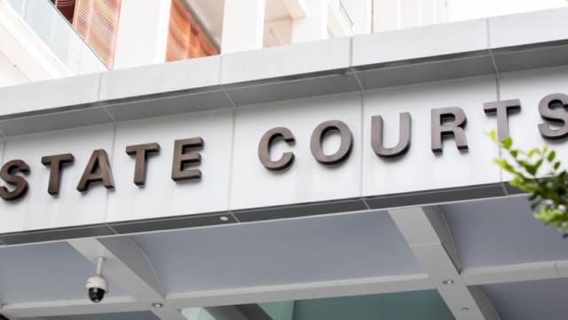 伪造裁员信骗取3800元援助补贴 人事部前女职员被判监七个月