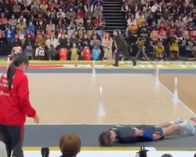 Volleyball ace Yuji Nishida apologises in dramatic style after ball hits judge at All-Star Game