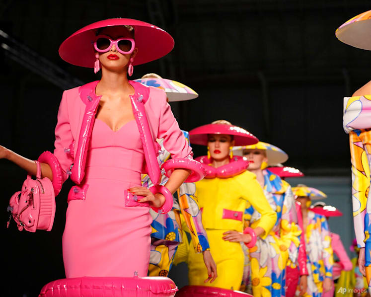 Jeremy Scott injects buoyancy to Moschino at Milan Fashion Week