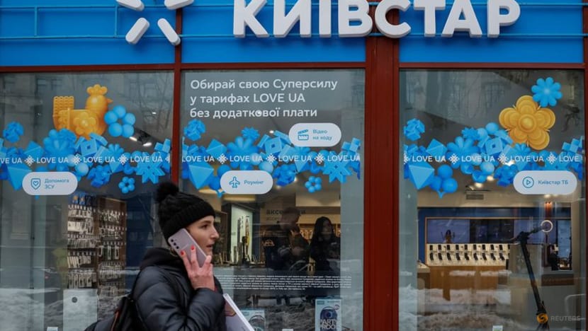 Starlink to roll out direct-to-cell services in Ukraine