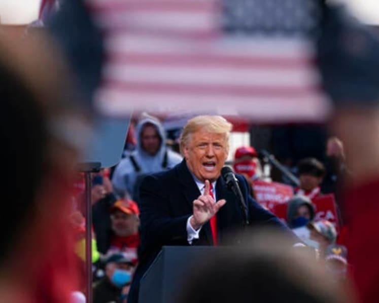 Biden, Trump focus on battleground states in 11th-hour pitch