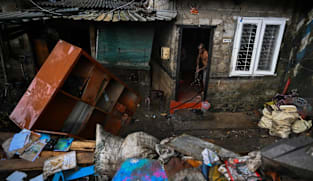 Sri Lanka issues fresh landslide warnings as death toll hits 607