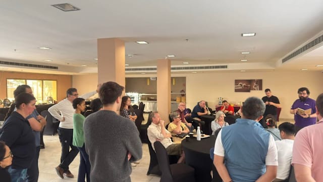 滞留多哈国人盼撤离 使馆探讨陆路前往沙特