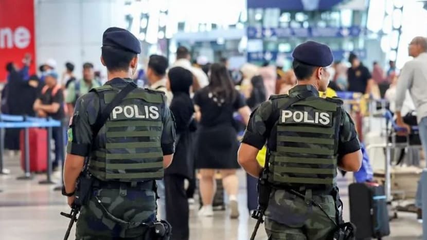 Polis Malaysia ketatkan kawalan, jumlah pegawai & rondaan di KLIA susuli kes tembakan Polis Malaysia ketatkan kawalan, jumlah pegawai & rondaan di KLIA susuli kes tembakan
