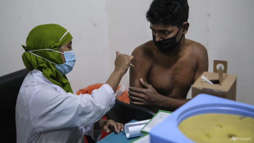 Schools close, fairs on amid Omicron surge in Bangladesh Schools close, fairs on amid Omicron surge in Bangladesh
