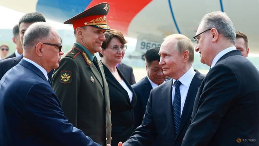 Russian President Vladimir Putin arrives in Tianjin for SCO summit Russian President Vladimir Putin arrives in Tianjin for SCO summit