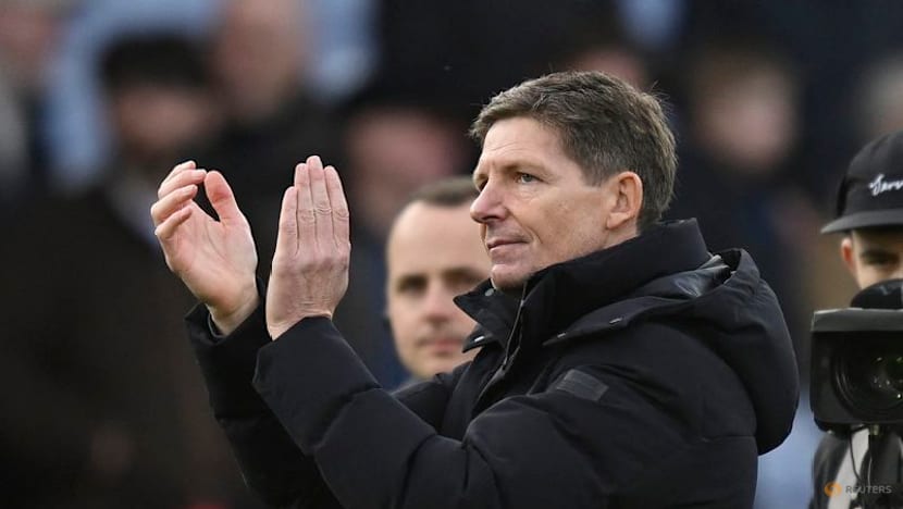 Palace boss Glasner shrugs off fan protest banner demanding exit